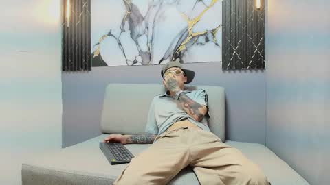 orus_241 online show from October 14, 7:54 pm