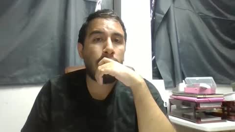 Snapshot of oscaryn_martell chatting on December 8, 9:02 am oscaryn_martell online show from December 8, 9:02 am