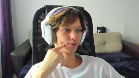 Snapshot of ostin_meoww chatting on September 21, 8:58 am Ostin online show from September 21, 8:58 am