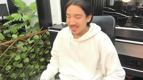 Otto Andrew online show from April 10, 4:41 am