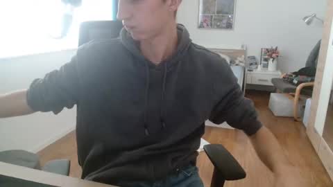 OverkneeBabe online show from February 1, 12:58 pm