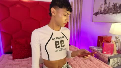 Owen online show from April 2, 3:04 am