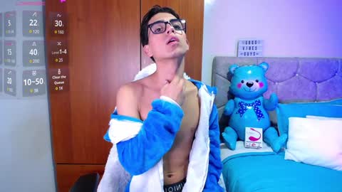Snapshot of owenblue__ chatting on January 18, 7:04 am Owen Independent model online show from January 18, 7:04 am