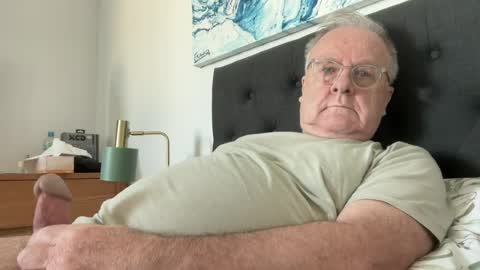 ozhairybearxxxx online show from July 21, 2:46 am