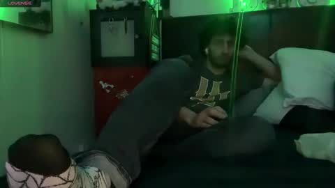 PantsLessTraveler online show from November 20, 8:57 am