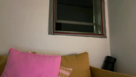 paprika_555 online show from June 21, 7:36 am