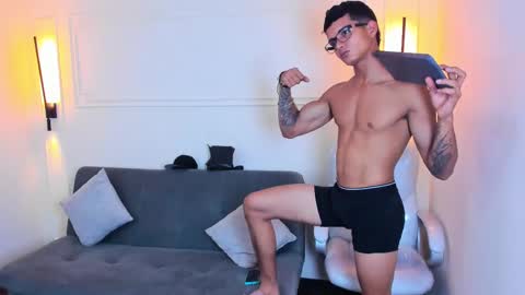 Snapshot of paradise_boy_s chatting on September 12, 12:32 am Ryan And Casper online show from September 12, 12:32 am