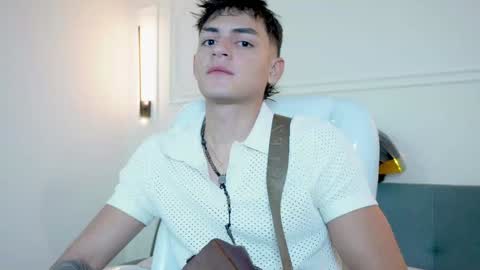 Snapshot of paradise_boy_s chatting on January 29, 1:05 am Ryan And Casper online show from January 29, 1:05 am