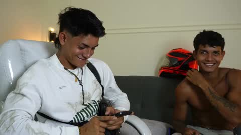 Snapshot of paradise_boy_s chatting on February 7, 12:20 am Ryan And Casper online show from February 7, 12:20 am