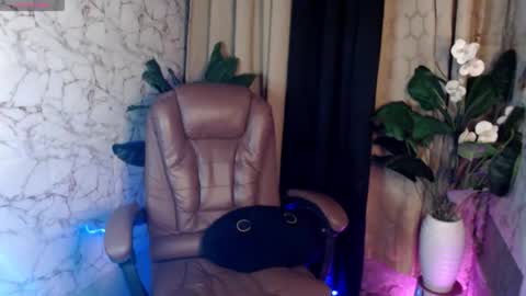 HENRY online show from April 16, 10:34 pm