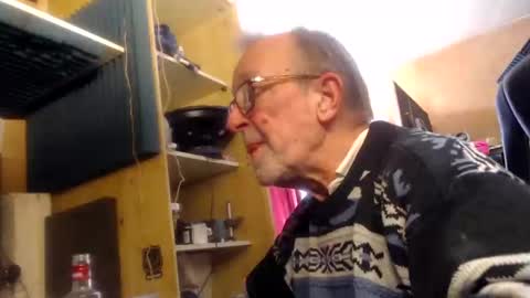 pascal88881 online show from December 6, 12:05 pm