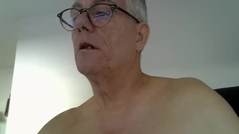 patrick5275 online show from October 6, 8:19 am