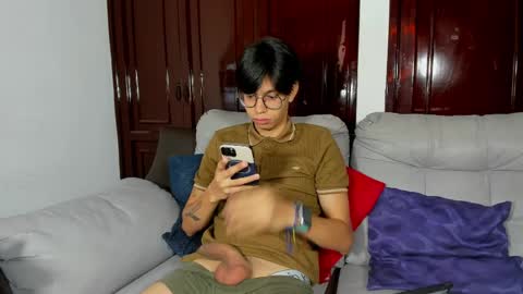 patrick 19 bottom---- ander 18 top online show from April 4, 1:52 pm