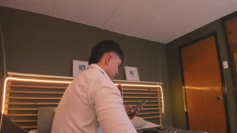 Paul online show from January 28, 2:21 pm