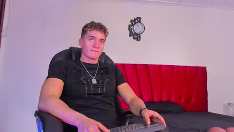 Paull George online show from October 6, 2:33 pm