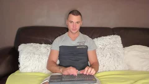 paulblack021 online show from November 5, 6:21 pm