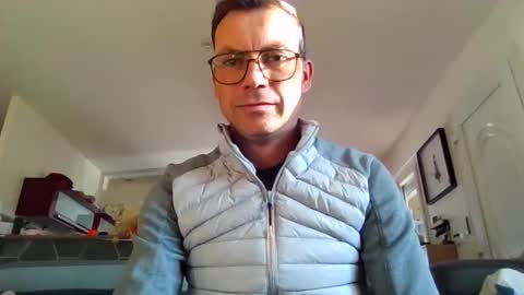 pchittt online show from November 19, 1:44 pm