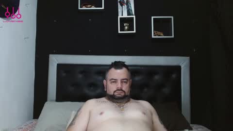 Snapshot of perverseveteranmanxxx chatting on February 25, 10:50 pm Carlos online show from February 25, 10:50 pm