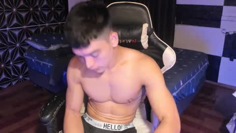 Snapshot of philhotbody chatting on March 5, 12:33 pm AJ online show from March 5, 12:33 pm