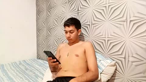 philip_russo online show from December 1, 4:04 am