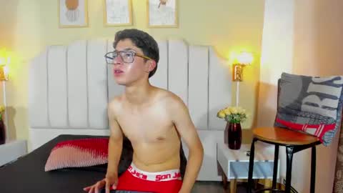 phillip_diaz online show from July 16, 8:27 pm