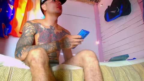 phlilloyhighclouds online show from September 29, 12:46 pm