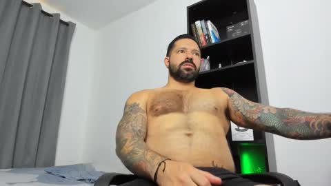 Snapshot of pierrevidal chatting on January 19, 1:33 pm Pierre online show from January 19, 1:33 pm