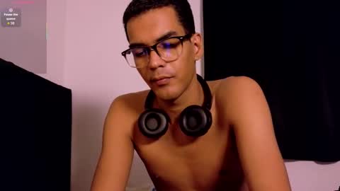 pikashuu7u7 online show from October 16, 7:38 am