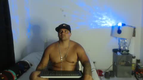Snapshot of pikoro_gomez chatting on January 18, 3:02 am pikoro_gomez online show from January 18, 3:02 am