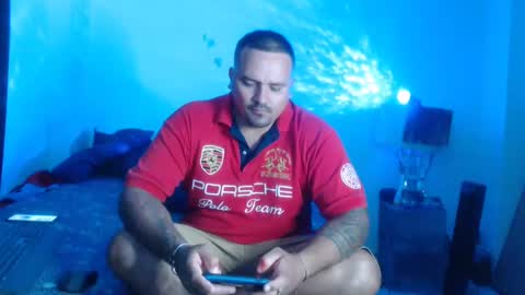 Snapshot of pikoro_gomez chatting on February 21, 1:00 am pikoro_gomez online show from February 21, 1:00 am