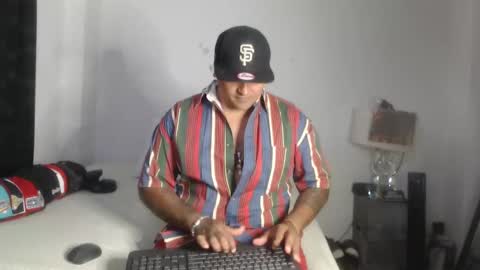 Snapshot of pikoro_gomez chatting on March 8, 1:04 am pikoro_gomez online show from March 8, 1:04 am
