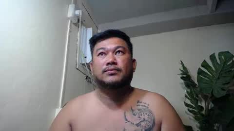 Snapshot of pinoy041087 chatting on October 23, 12:19 pm pinoy041087 online show from October 23, 12:19 pm