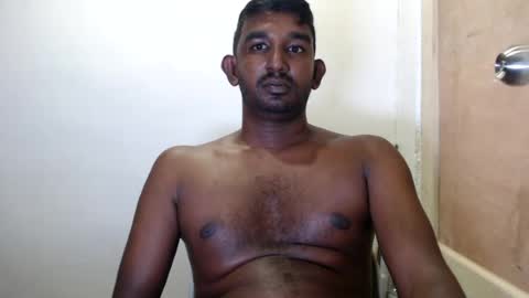 rayvienn online show from August 9, 11:43 pm