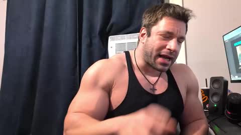 pizza_biceps online show from February 9, 4:17 am