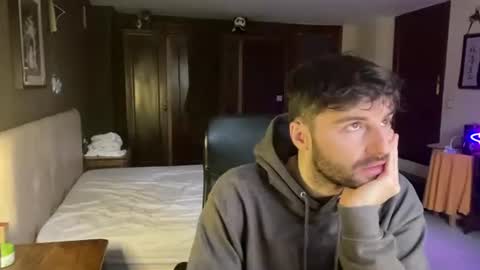 placebo14 online show from March 8, 3:54 pm