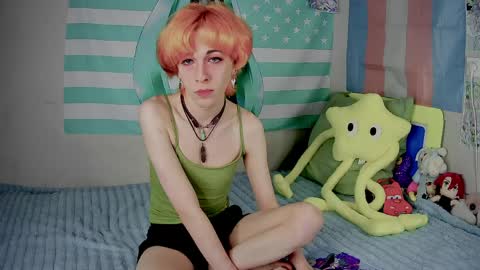 Poppy online show from April 10, 6:15 pm