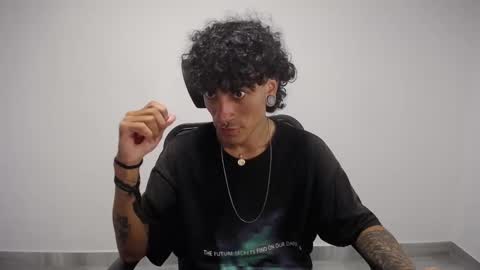 Plux online show from February 24, 10:25 pm