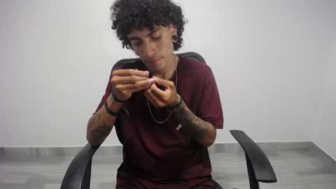 Plux online show from February 23, 2:24 am