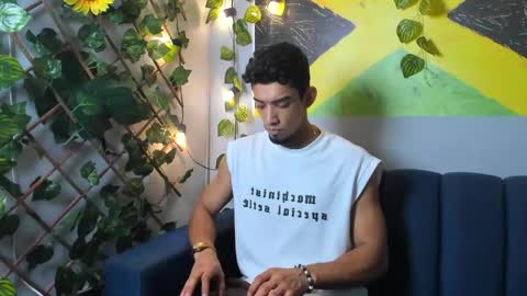 prince_arthur77 online show from October 24, 2:08 pm