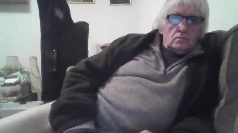 proudwelshman online show from January 12, 10:12 pm