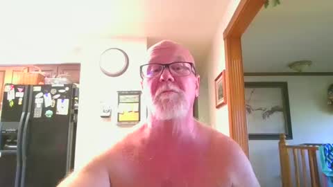 pussylover1365 online show from September 26, 9:12 pm