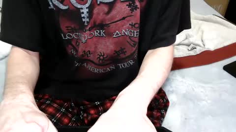 Snapshot of pussylover2182 chatting on December 2, 7:58 pm pussylover2182 online show from December 2, 7:58 pm