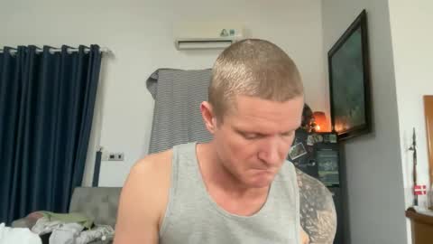 rabbit_eyes69 online show from January 7, 4:50 am