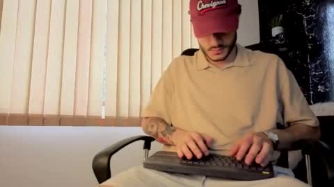 R A F A E L online show from December 14, 8:49 pm