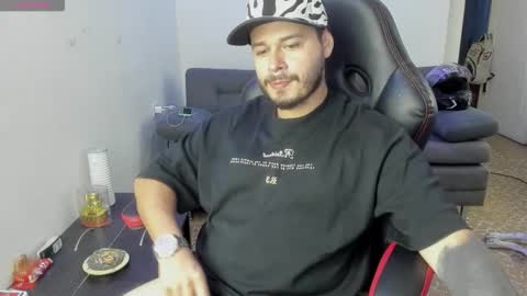 ragnar_lothbrok77 online show from April 4, 10:29 pm