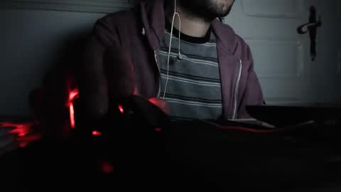 ramirolove3 online show from December 16, 1:01 am