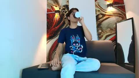 raphael_nyon1 online show from May 11, 3:52 am