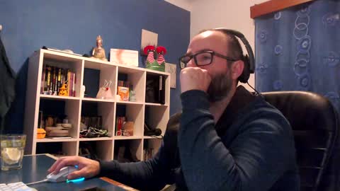 ravingr3d3 online show from December 27, 10:59 pm