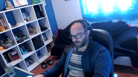 ravingr3d3 online show from December 26, 11:43 am