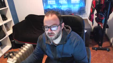 ravingr3d3 online show from February 7, 9:05 am